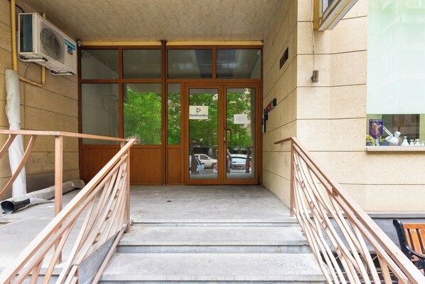 Property entrance - Stay Inn on Yekmalyan St (Yerevan)