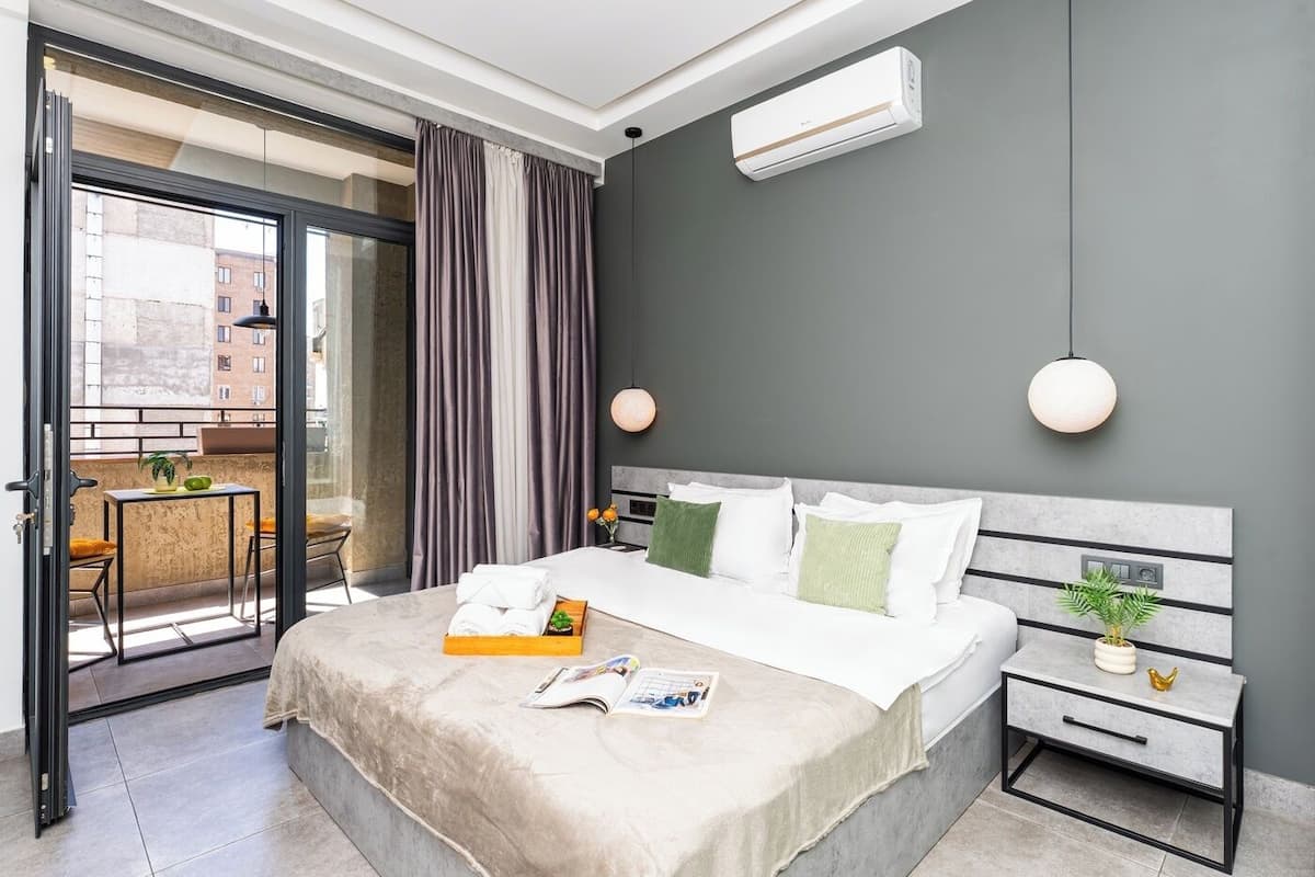 Exclusive Apartment | Premium bedding, blackout drapes, soundproofing, iron/ironing board