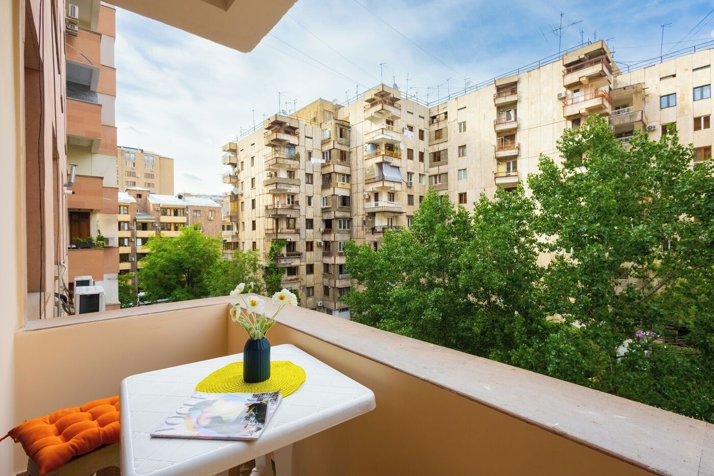 Apartamento básico | Balcón
