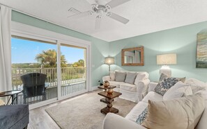 Smart TV, books - Tucked-Away at Inlet Beach - Gulf Views, Newly Renovated Townhome! (Inlet Beach)