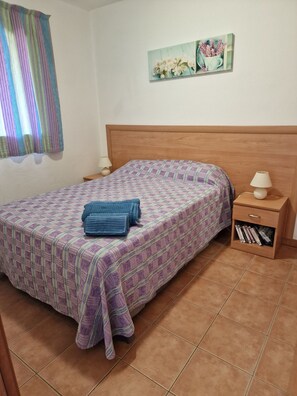 2 habitaciones, caja de seguridad en la habitación y cuna de viaje