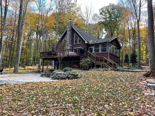 Private and Cozy Lake Wallenpaupack Retreat