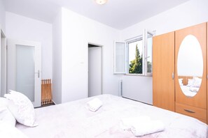 5 chambres, fer et planche à repasser, Wi-Fi