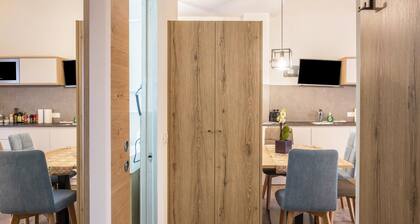 Apartment "Annabel" with Mountain View, French Balcony & Wi-Fi