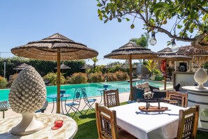 Pool - Apartment with Garden and Pool View, Private Veranda (Pozzallo)