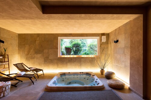 Sicilian Villa "La Vittoria" with Sea View, Pool & Wi-Fi