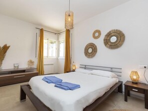 5 makuuhuonetta, silitysrauta/-lauta, Wi-Fi