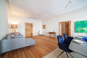 TV - Holiday Apartment 'Lauben 75' with Wi-Fi (Merano)