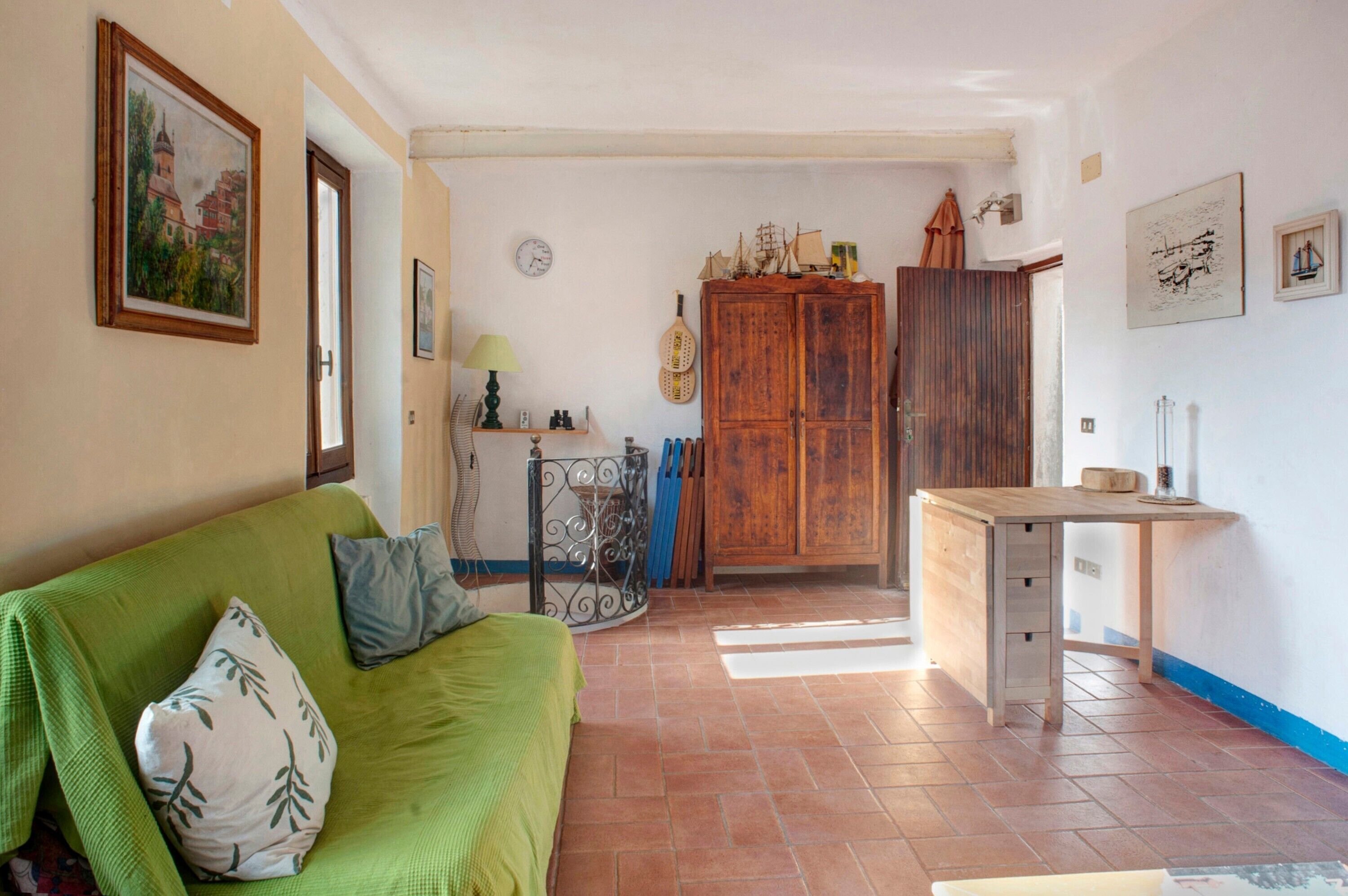 TV, caminetto, impianto stereo