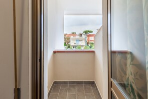 Interior - Holiday Home "Residence Caravel" with Sea View & Balconies (Lido di Camaiore)