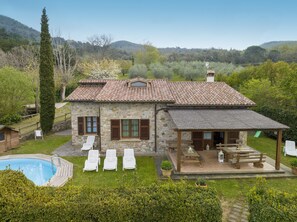 Exterior - Holiday Home "Stupendo Rustico in Pietra" with Pool & Wi-Fi (Castellina Marittima)