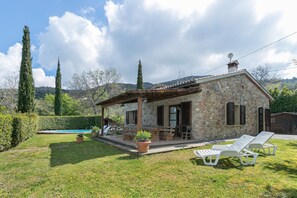 Exterior - Holiday Home "Stupendo Rustico in Pietra" with Pool & Wi-Fi (Castellina Marittima)