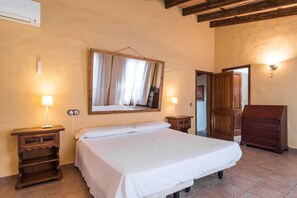 3 chambres, accĂšs au Wi-Fi (inclus), literie fournie