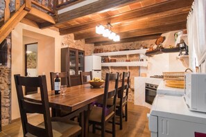 Frigorifero, forno, macchina per tè/caffè, tostapane