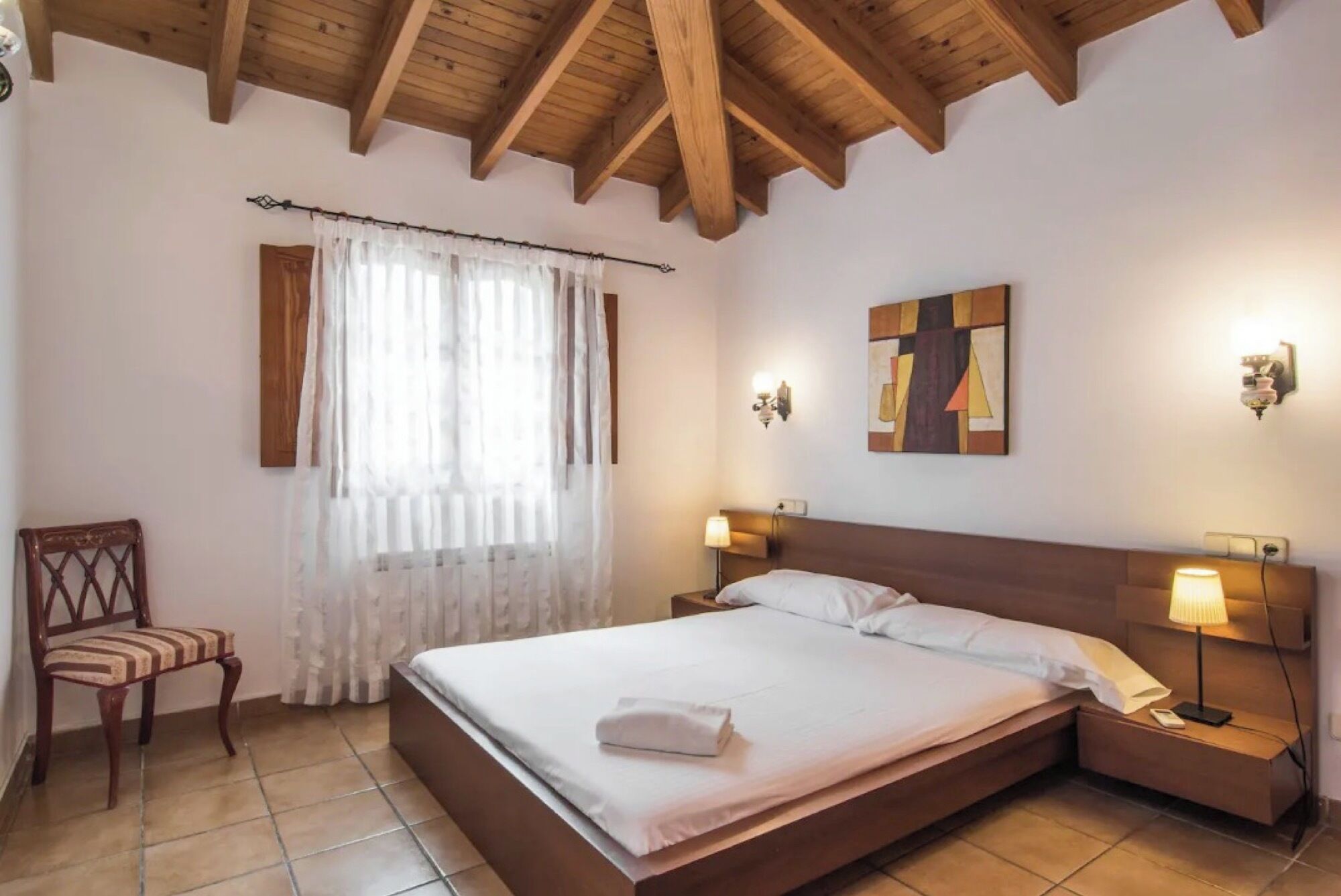 3 bedrooms, iron/ironing board, free WiFi, bed sheets