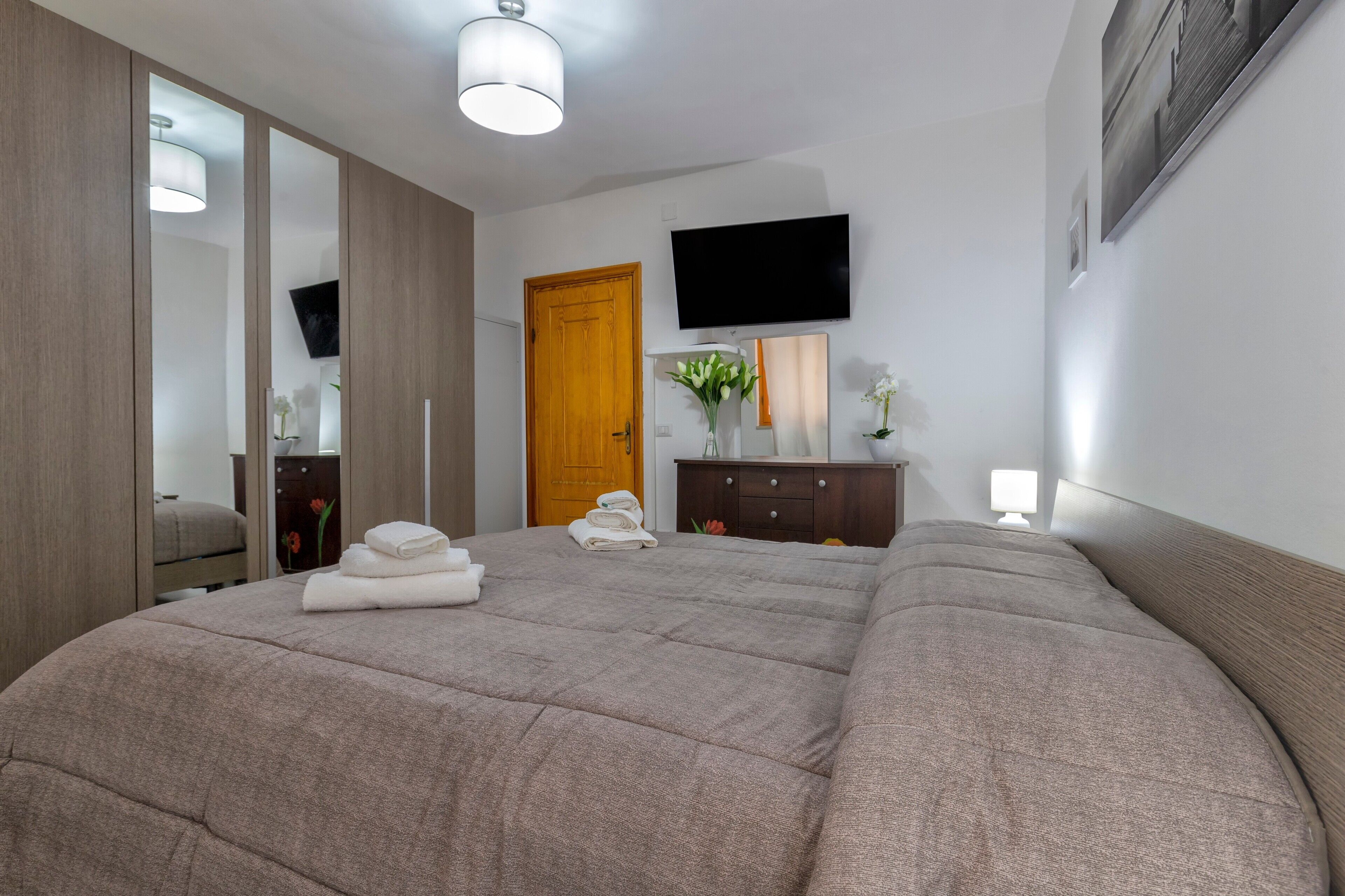 1 camera, una scrivania, ferro/asse da stiro, Wi-Fi gratuito