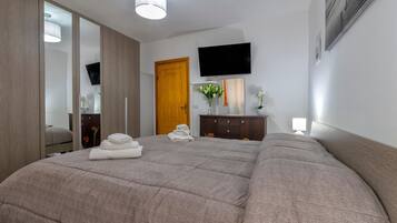 1 camera, una scrivania, ferro/asse da stiro, Wi-Fi gratuito