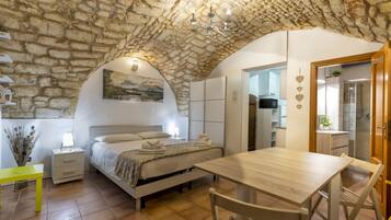 1 camera, Wi-Fi gratuito, lenzuola