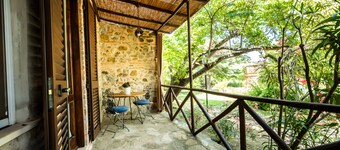 Farmhouse "Celestina - Agriturismo La Valentina" with Garden & Wi-Fi