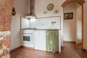 Fridge, oven, stovetop, highchair
