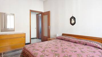 2 chambres, fer et planche Ă repasser, Wi-Fi gratuit, draps fournis