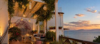 AMORE RENTALS - Villa Mare Blu with Internal Heated Pool, Sea View and Breakfast