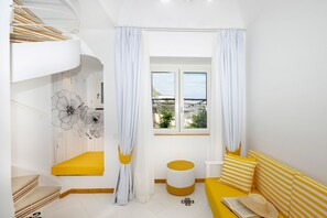 TV - AMORE RENTALS - Villa Mare Blu with Internal Heated Pool, Sea View and Breakfast (Praiano)