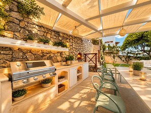 Outdoor dining - AMORE RENTALS - Villa Mare Blu with Internal Heated Pool, Sea View and Breakfast (Praiano)