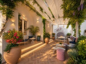 Outdoor dining - AMORE RENTALS - Villa Mare Blu with Internal Heated Pool, Sea View and Breakfast (Praiano)