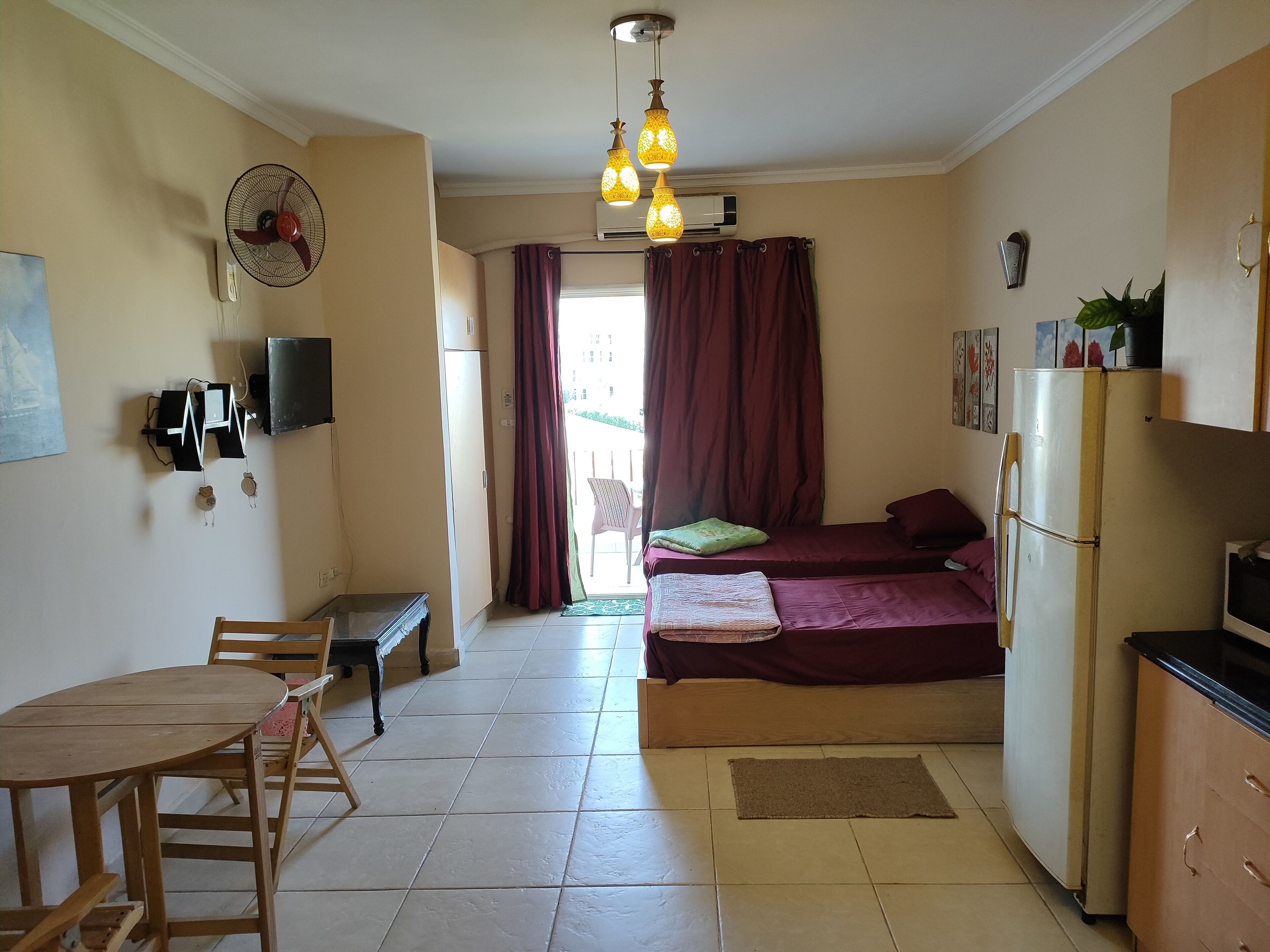 1 habitación, tabla de planchar con plancha y wifi gratis 