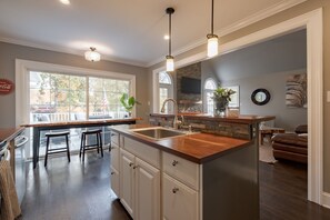 Interior - Waterfront home with stunning Lake Norman views in Mooresville (Mooresville)