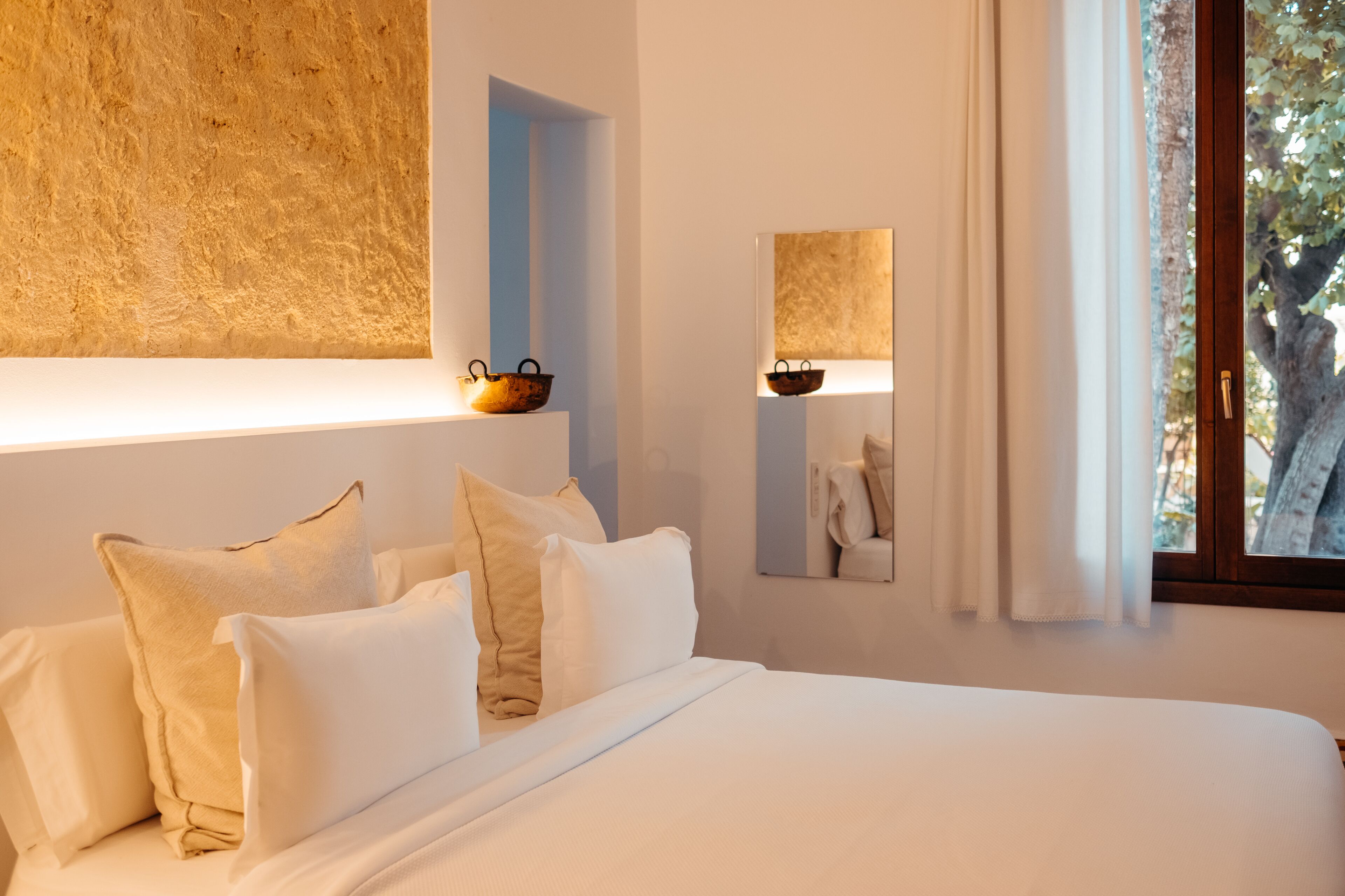 Duntäcken, memory foam-madrasser, minibar och individuell inredning