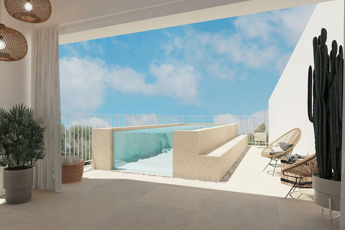 Een modern balkon met een zwembad, witte gordijnen en rieten meubels.