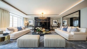 Living room - Captivating 6-bed House in London (London)