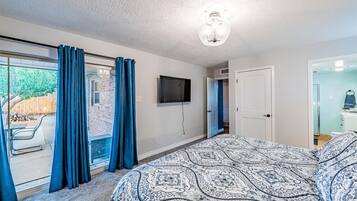 4 makuuhuonetta, työpöytä, silitysrauta/-lauta, Wi-Fi