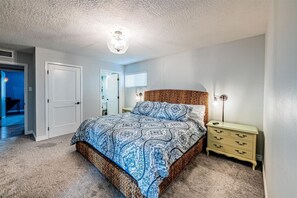 4 soveværelser, skrivebord, strygejern/strygebræt, Wi-Fi