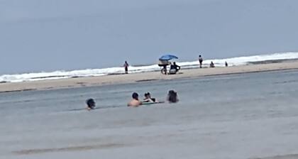 Casa, Pé na Areia - 6 Vagas