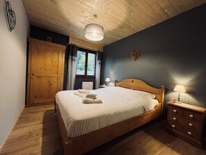 7 bedrooms, iron/ironing board, WiFi