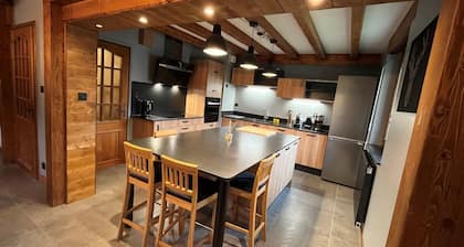 Maison type chalet â sauna et balnĂ©o â 14 pers