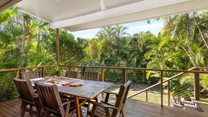 Outdoor dining - 26 Gannet Street, Peregian Beach (Peregian Beach)
