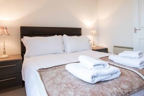 4 bedrooms, iron/ironing board, free WiFi, bed sheets