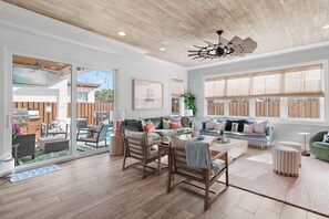 Älytelevisio, videopelejä, musiikkikirjasto, videokirjasto