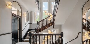 Interior - Charming 4-bed Apartment in Mayfair (London)