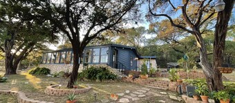 Lake Travis Bungalow in Jonestown