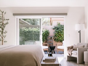 3 bedrooms, iron/ironing board, travel cot, free WiFi - Desert Oasis Retreat in Palm Desert (Palm Desert)