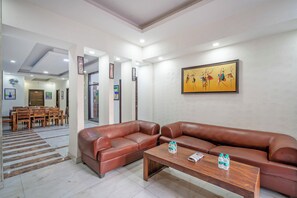 Reception - Treebo Modern Stays (Noida)