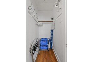 Compact closet with beach gear - Pool/StepsToBeach/Dine/MoodStudioCONDO (Palm Beach)