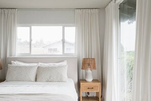 3 bedrooms, desk, iron/ironing board, WiFi