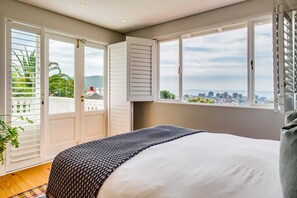 4 bedrooms, desk, iron/ironing board, WiFi