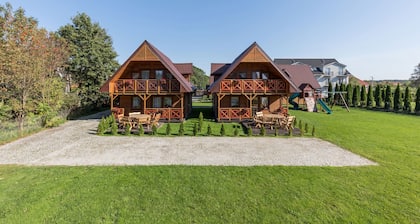 Comfortable houses with swimming pools, Rewal